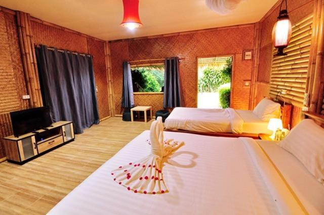 Mek Kiri Riverkwai Resort Sha Thong Pha Phum Εξωτερικό φωτογραφία